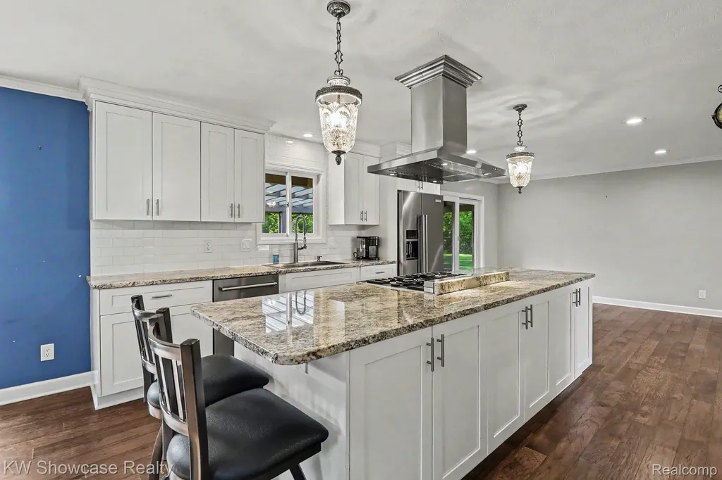 2572 Ridge Road White Lake Charter Township MI 48383