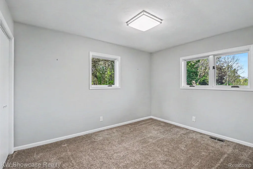 2572 Ridge Road White Lake Charter Township MI 48383