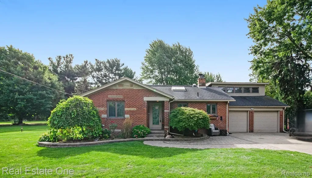 35238 Moravian Drive Sterling Heights City MI 48312