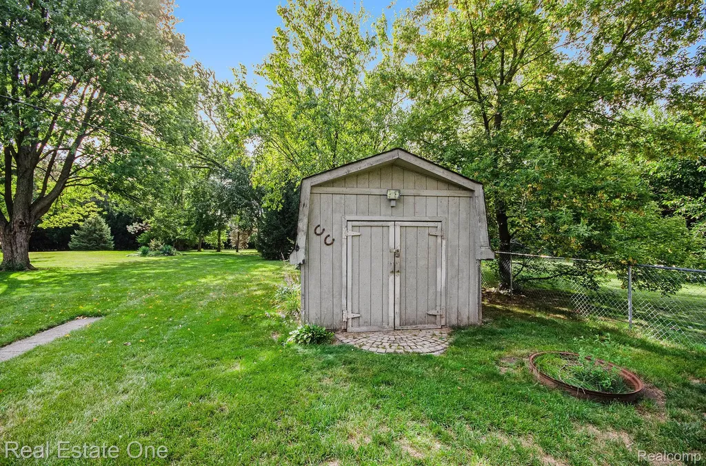 35238 Moravian Drive Sterling Heights City MI 48312