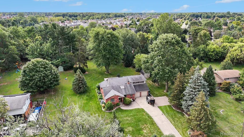 35238 Moravian Drive Sterling Heights City MI 48312
