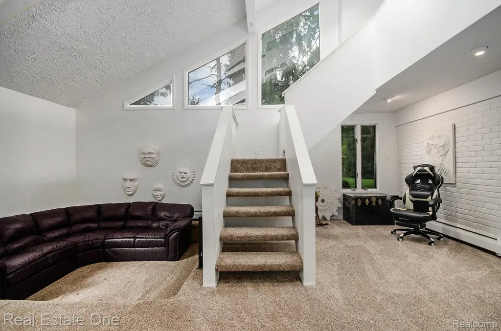 35238 Moravian Drive Sterling Heights City MI 48312