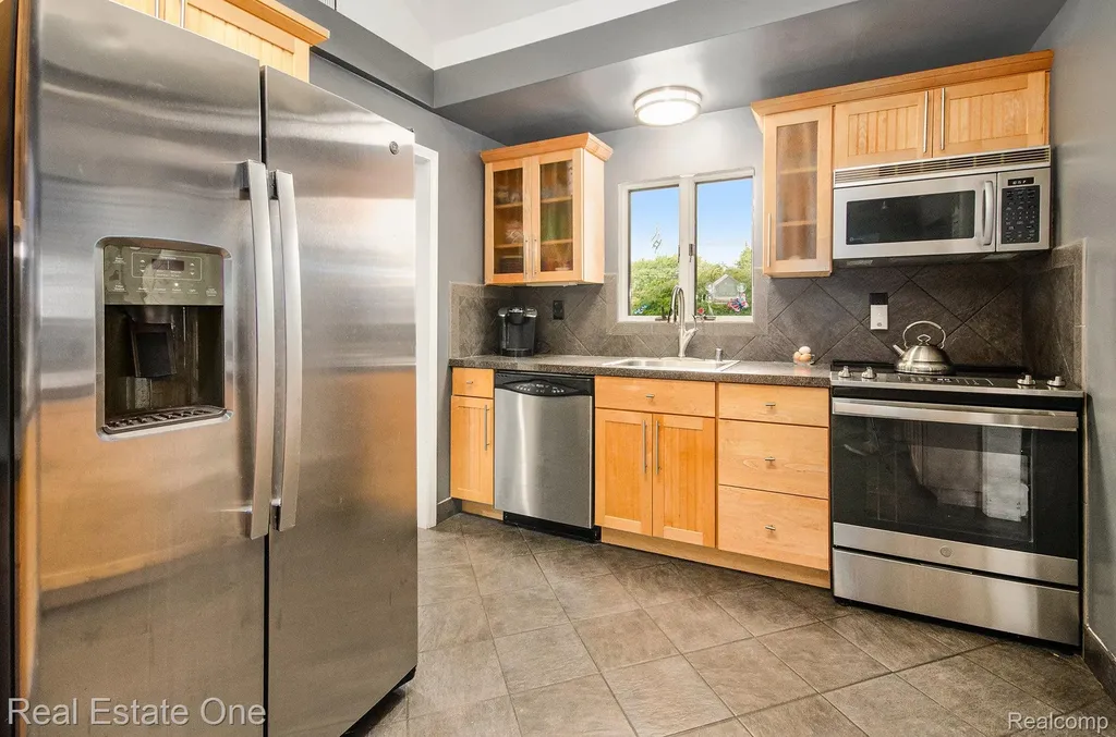 35238 Moravian Drive Sterling Heights City MI 48312