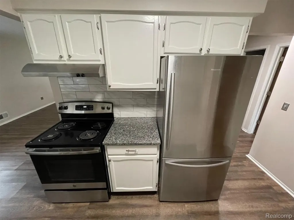 2009 W 14 Mile Road Royal Oak City MI 48073