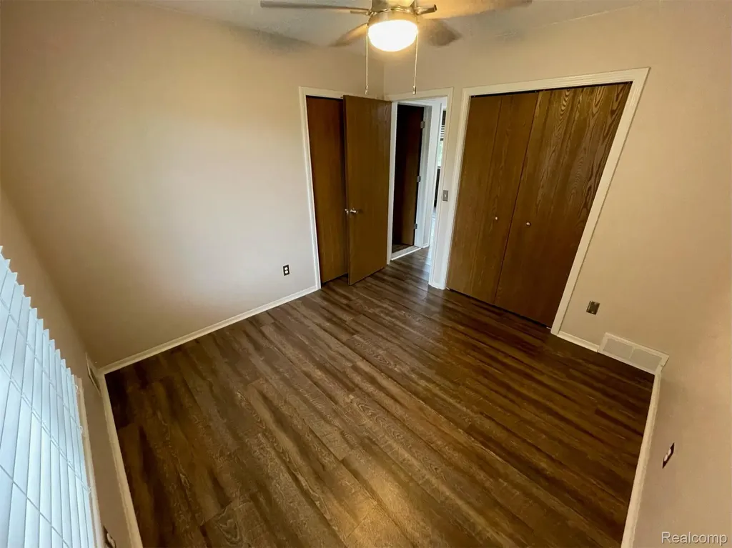 2009 W 14 Mile Road Royal Oak City MI 48073