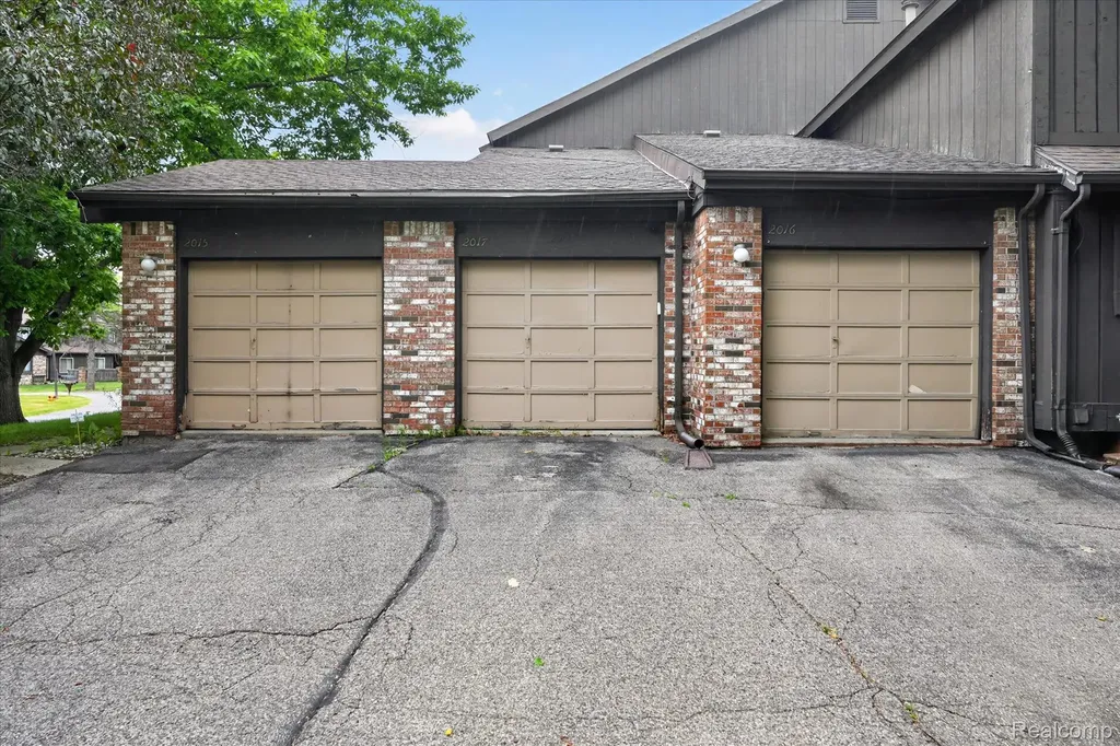2017 Beekman Court Flint Charter Township MI 48532