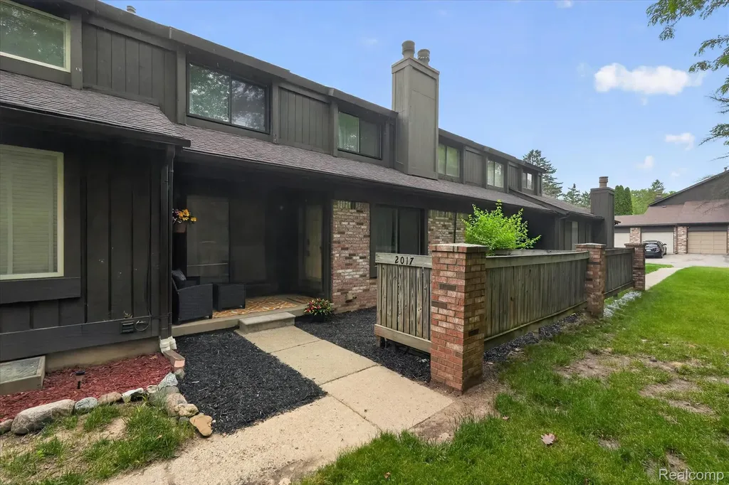 2017 Beekman Court Flint Charter Township MI 48532