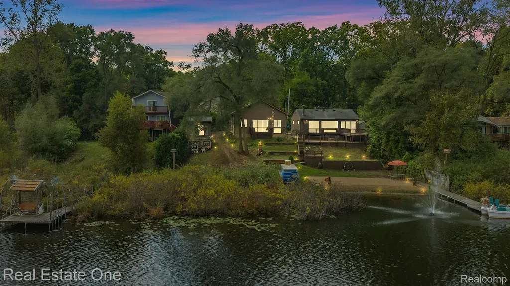200 E Canyon Drive Milford Charter Township MI 48380