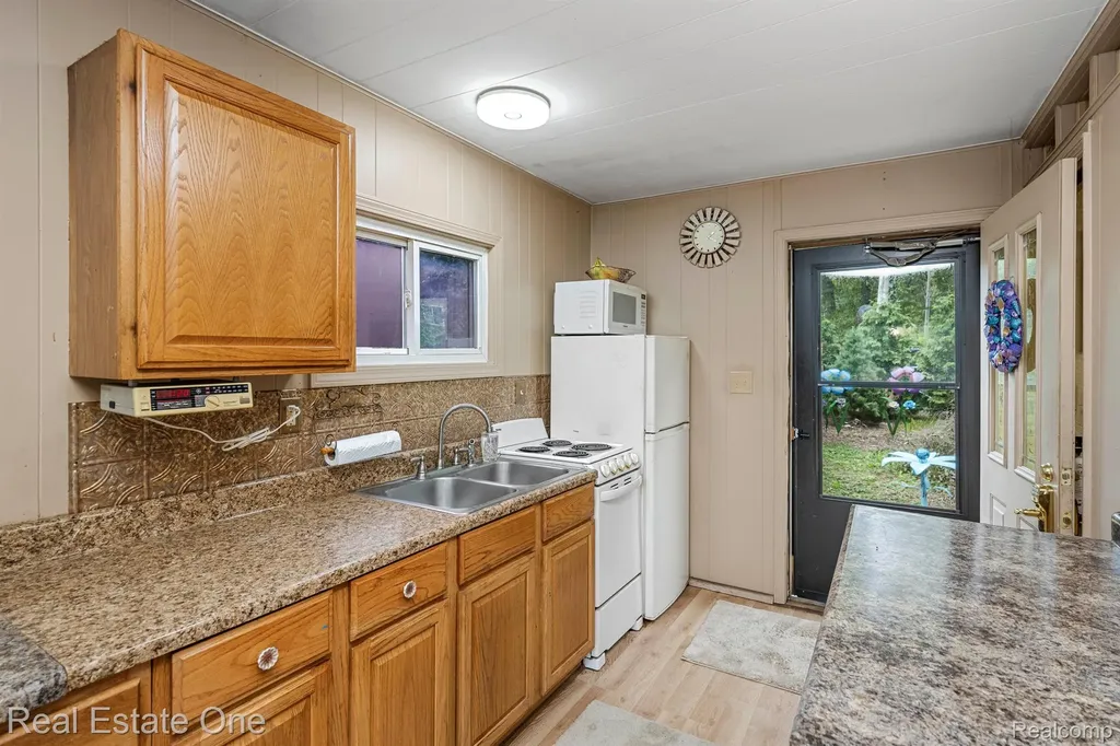 200 E Canyon Drive Milford Charter Township MI 48380