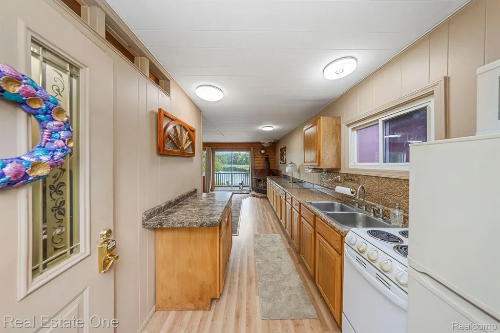 200 E Canyon Drive Milford Charter Township MI 48380