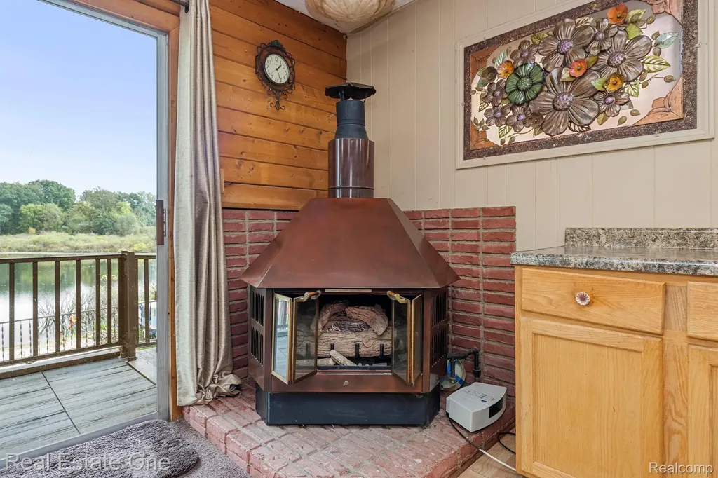 200 E Canyon Drive Milford Charter Township MI 48380