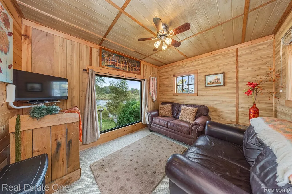 200 E Canyon Drive Milford Charter Township MI 48380
