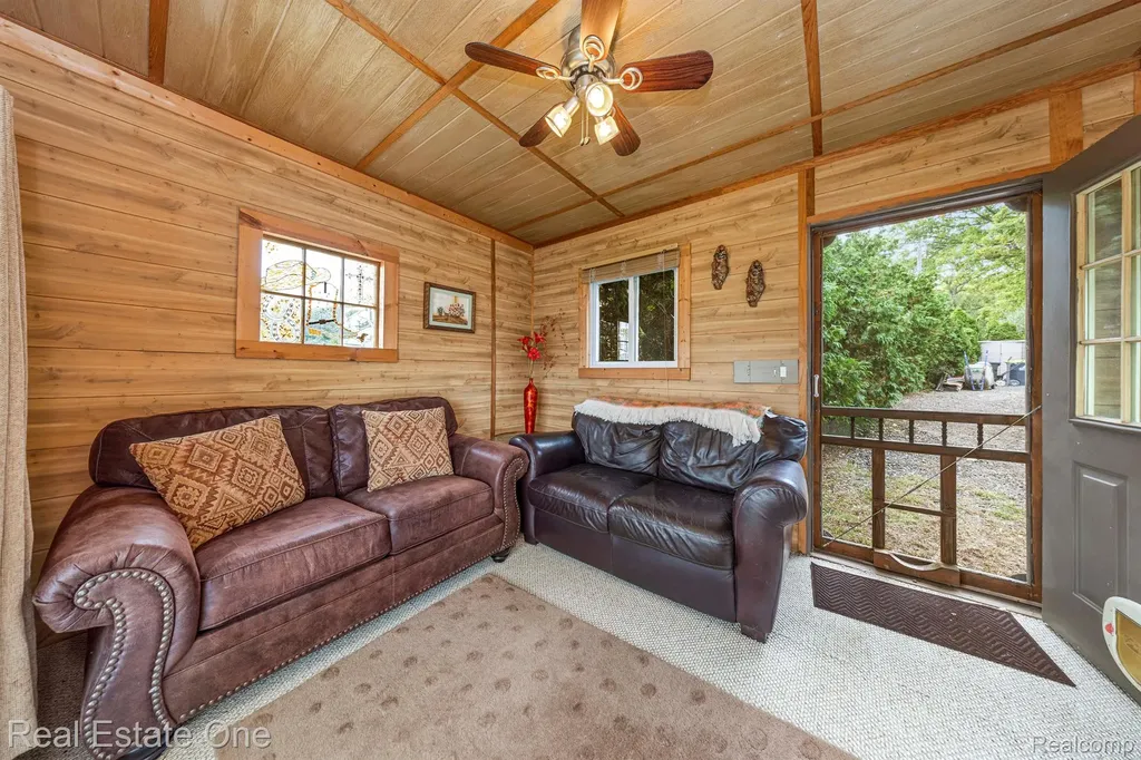 200 E Canyon Drive Milford Charter Township MI 48380