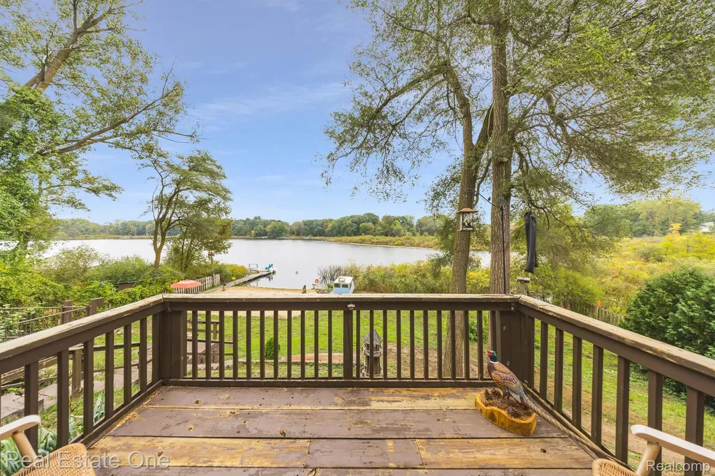200 E Canyon Drive Milford Charter Township MI 48380