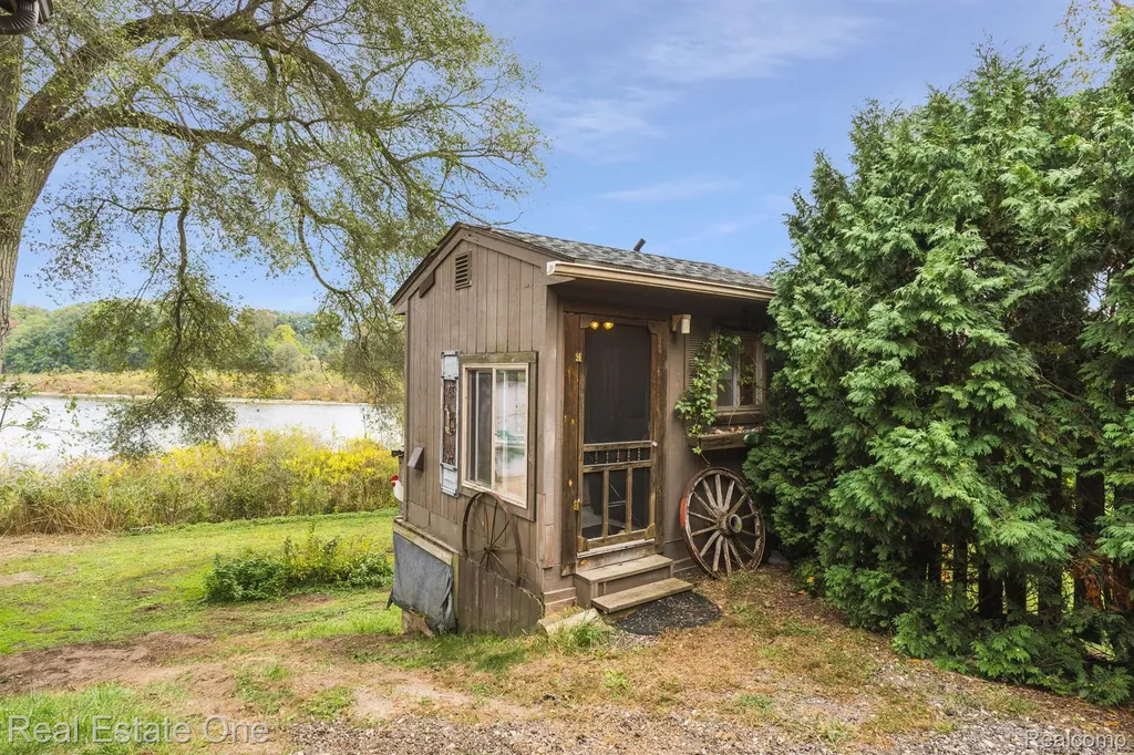 200 E Canyon Drive Milford Charter Township MI 48380