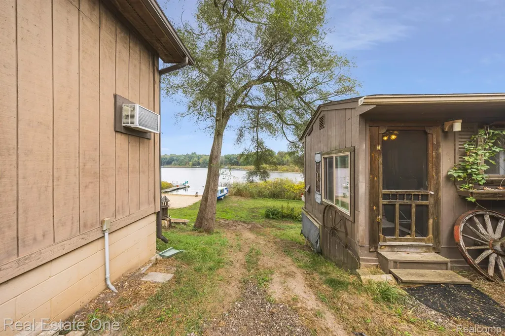 200 E Canyon Drive Milford Charter Township MI 48380