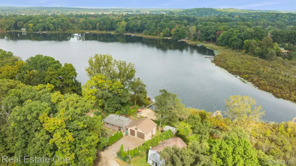 200 E Canyon Drive Milford Charter Township MI 48380
