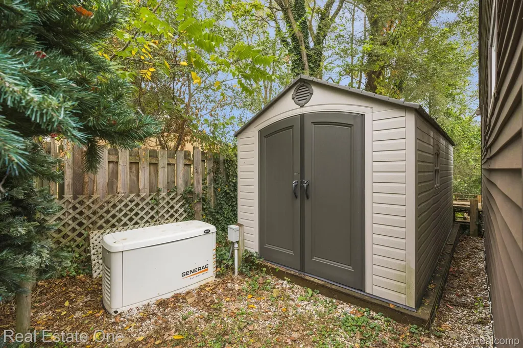 200 E Canyon Drive Milford Charter Township MI 48380