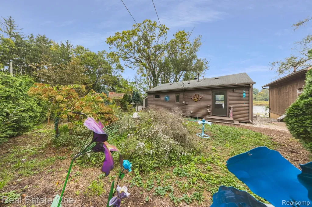 200 E Canyon Drive Milford Charter Township MI 48380