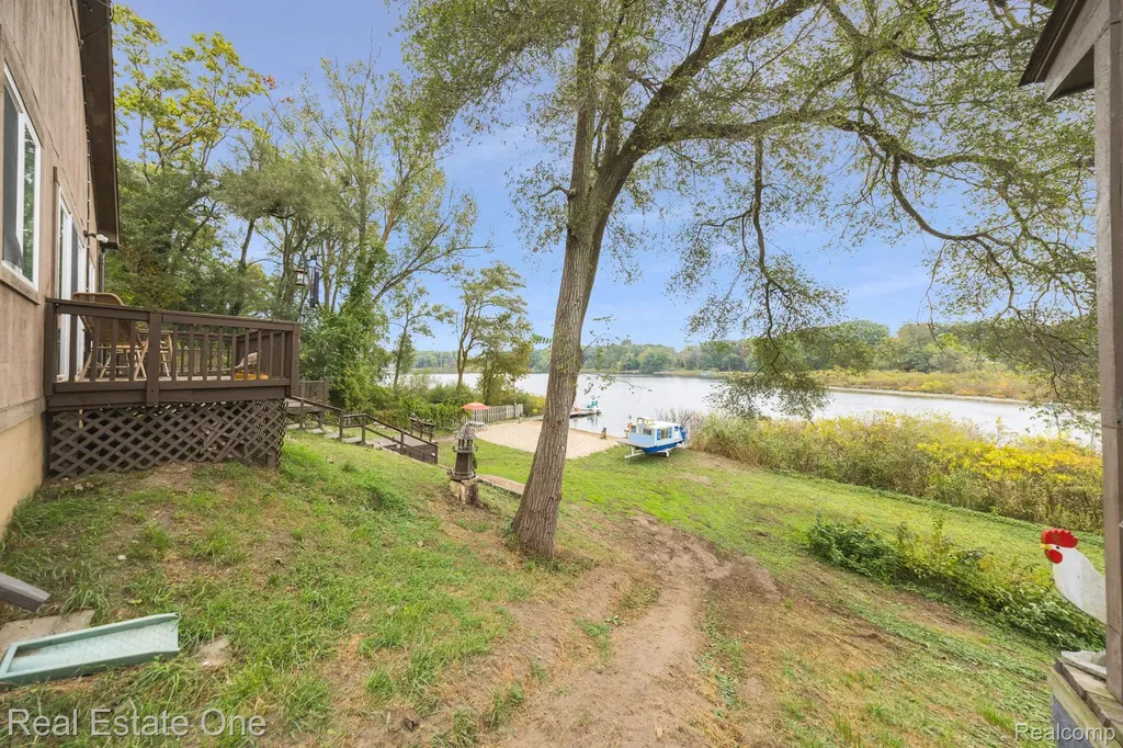 200 E Canyon Drive Milford Charter Township MI 48380
