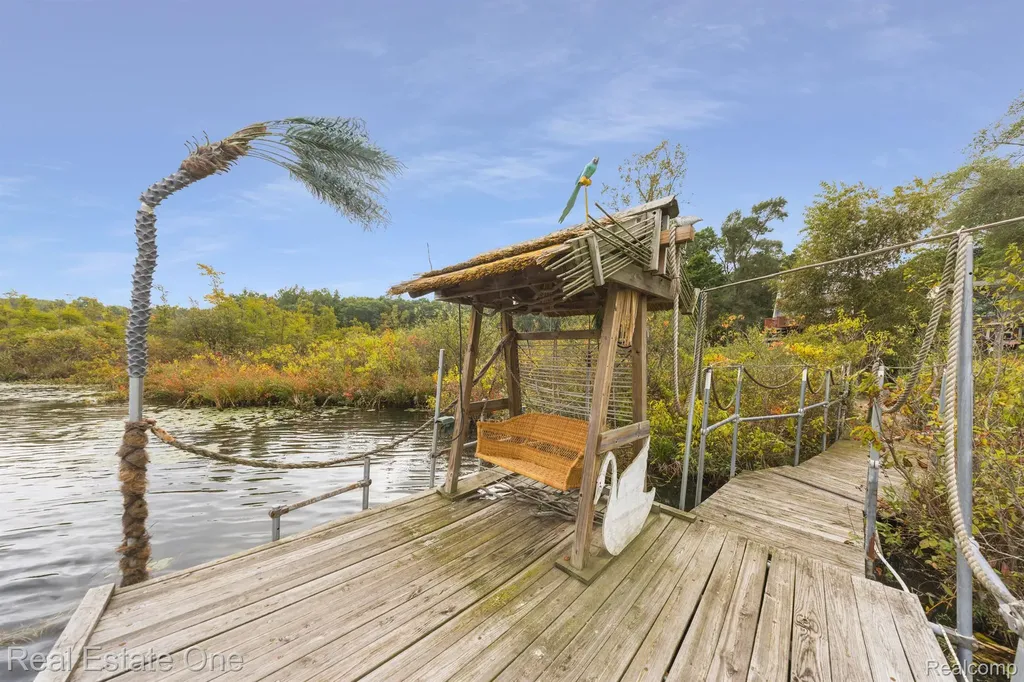 200 E Canyon Drive Milford Charter Township MI 48380