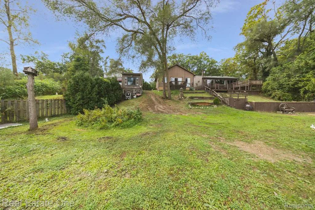 200 E Canyon Drive Milford Charter Township MI 48380