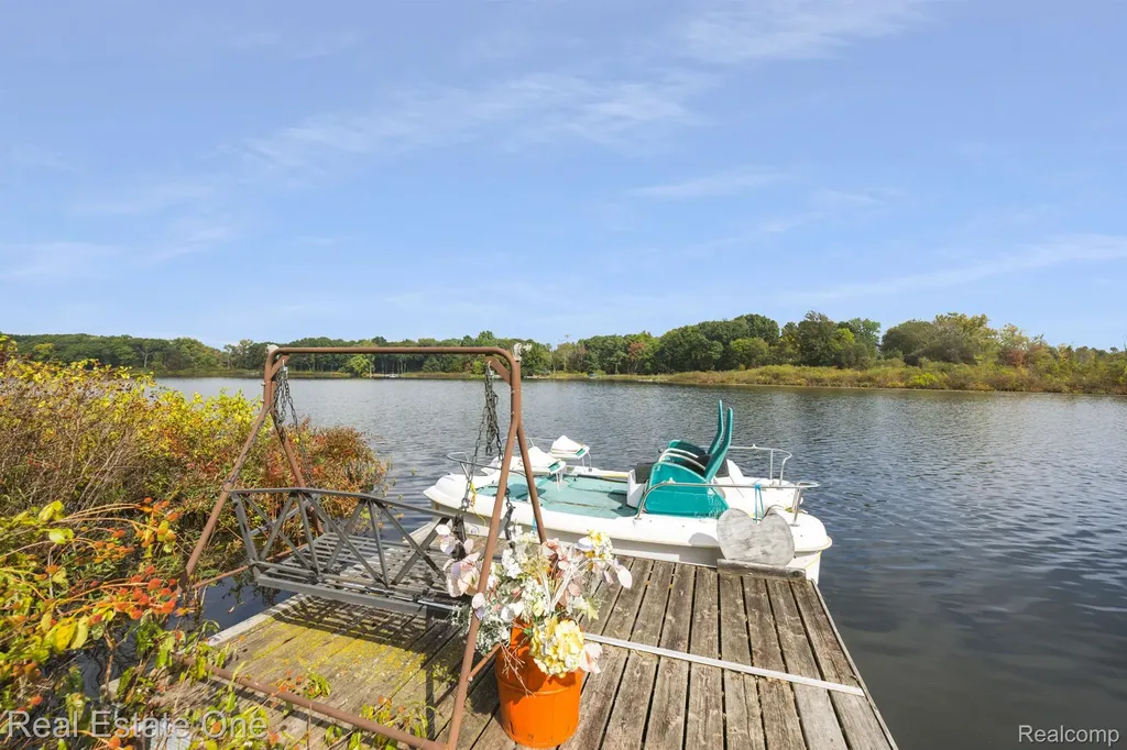 200 E Canyon Drive Milford Charter Township MI 48380