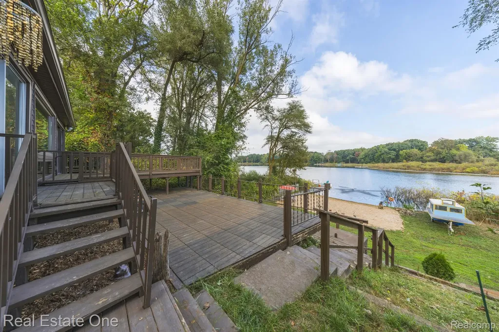 200 E Canyon Drive Milford Charter Township MI 48380