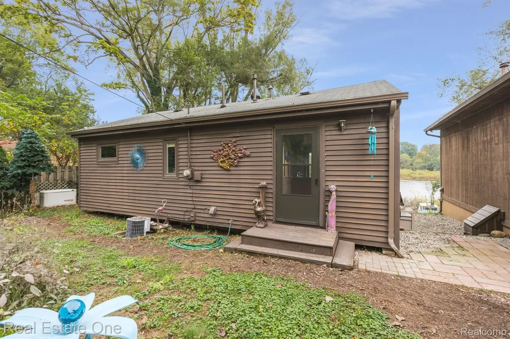 200 E Canyon Drive Milford Charter Township MI 48380