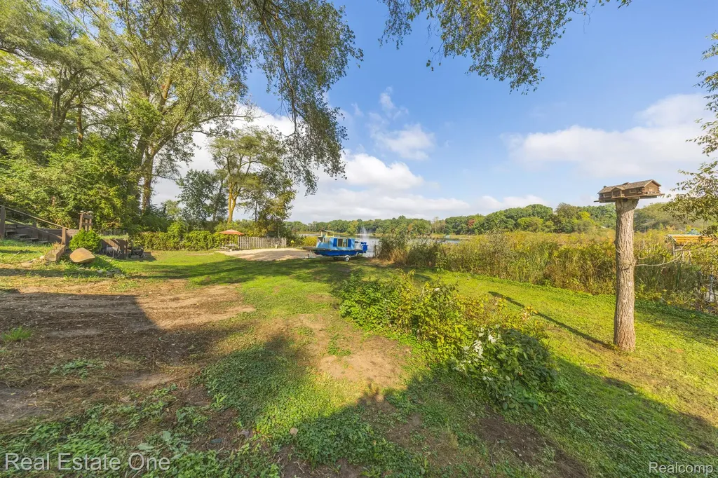 200 E Canyon Drive Milford Charter Township MI 48380
