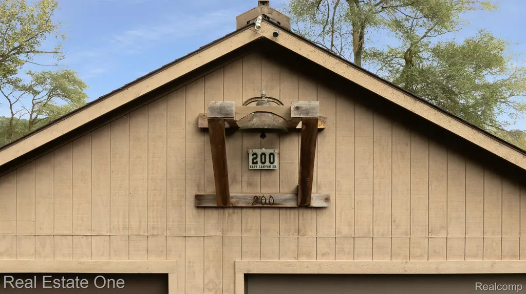 200 E Canyon Drive Milford Charter Township MI 48380
