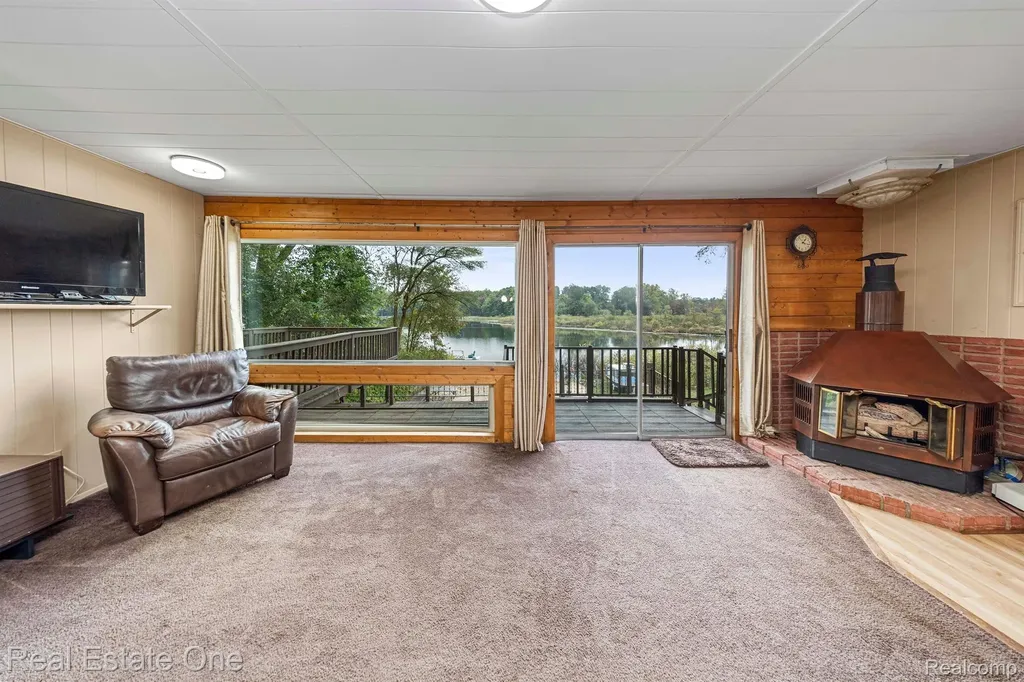 200 E Canyon Drive Milford Charter Township MI 48380