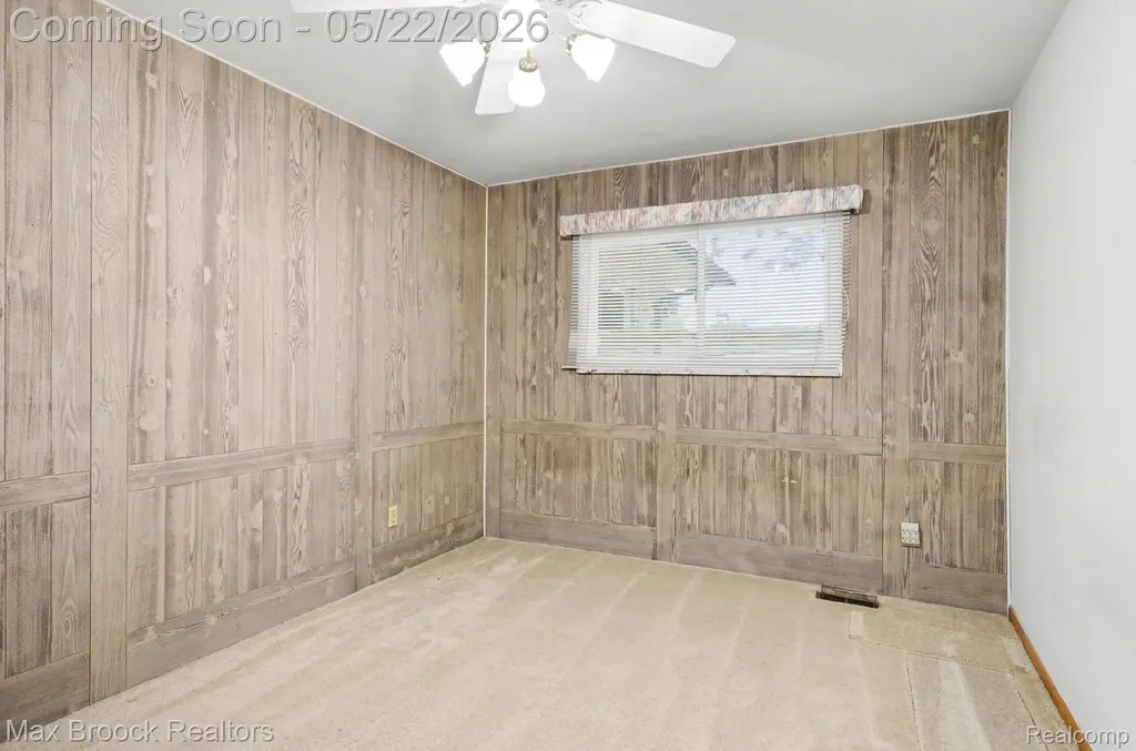 28829 Flanders Avenue Warren City MI 48088