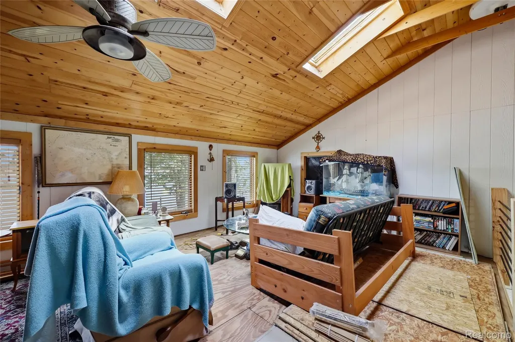 6556 Dickinson Island Clay Township MI 48001