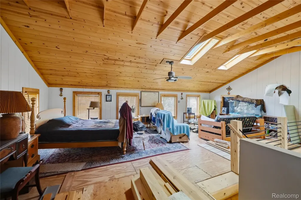 6556 Dickinson Island Clay Township MI 48001
