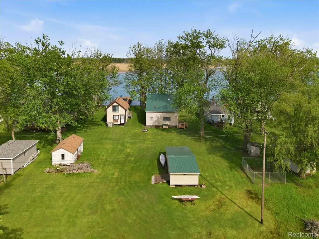 6556 Dickinson Island Clay Township MI 48001