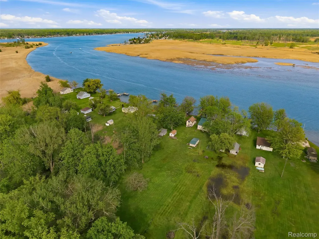 6556 Dickinson Island Clay Township MI 48001
