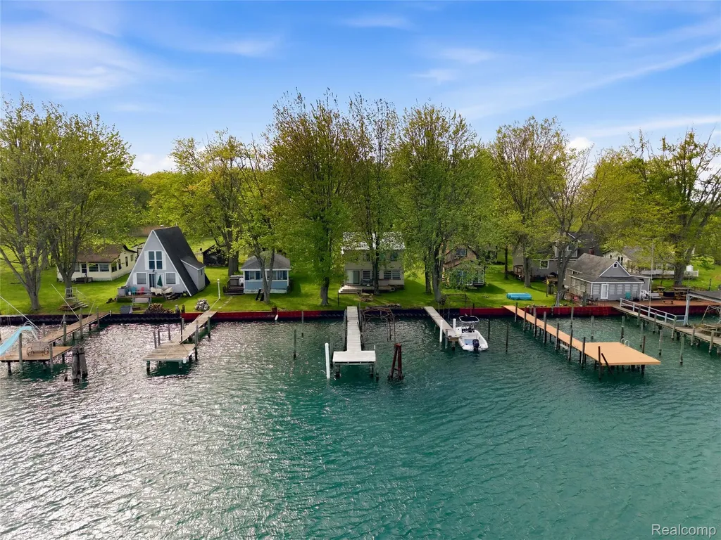 6556 Dickinson Island Clay Township MI 48001