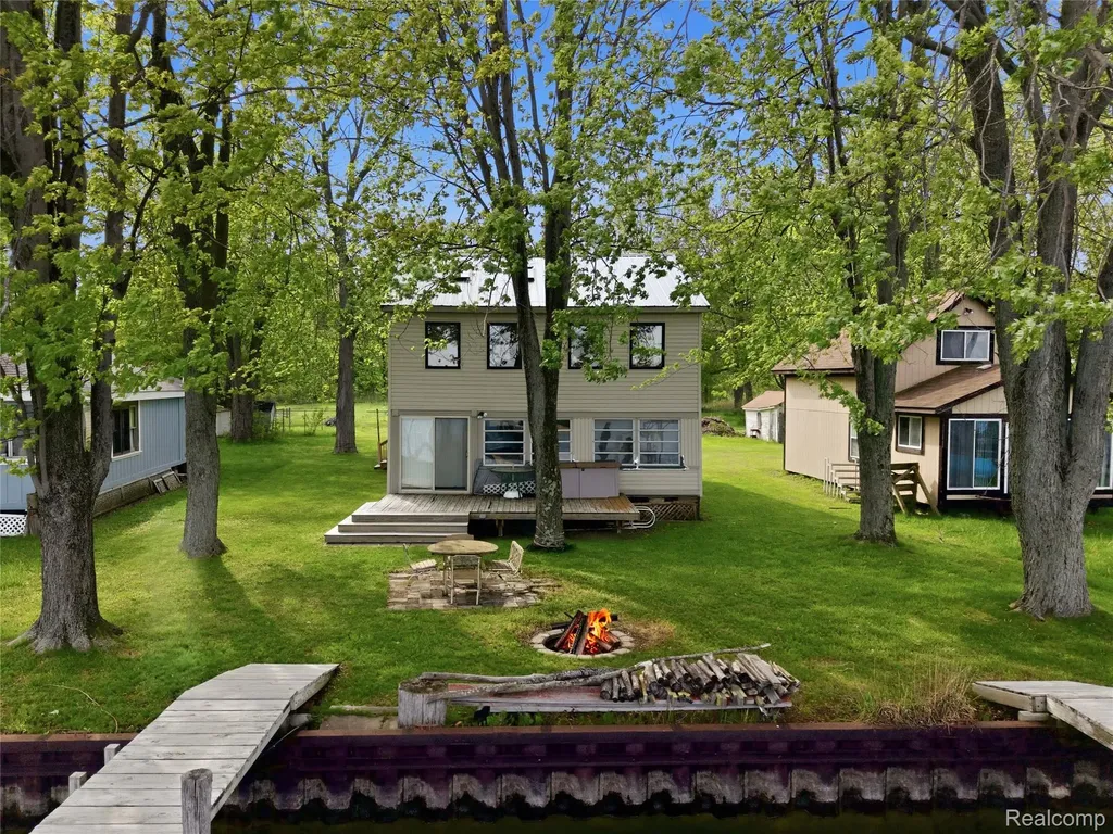 6556 Dickinson Island Clay Township MI 48001