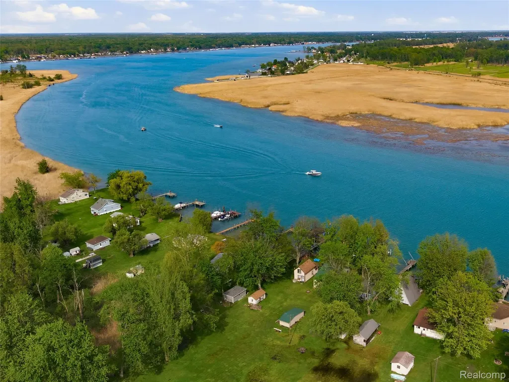 6556 Dickinson Island Clay Township MI 48001