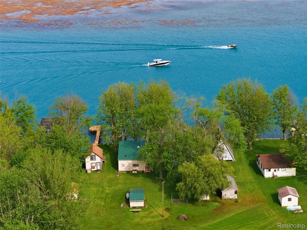 6556 Dickinson Island Clay Township MI 48001