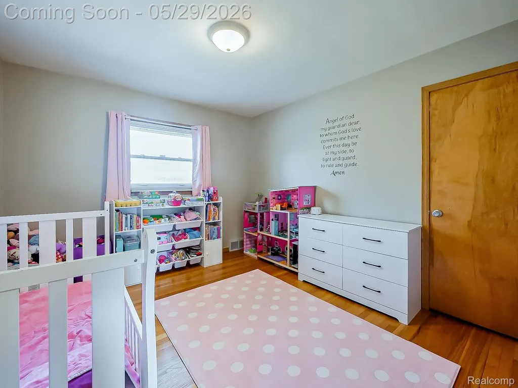 8634 Allen Road Allen Park City MI 48101