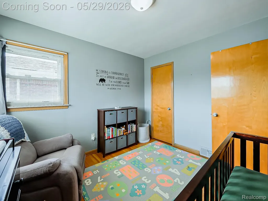 8634 Allen Road Allen Park City MI 48101