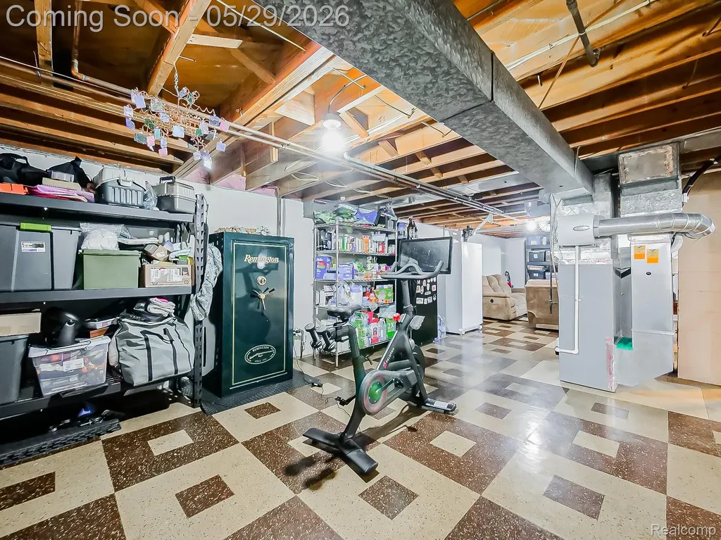 8634 Allen Road Allen Park City MI 48101
