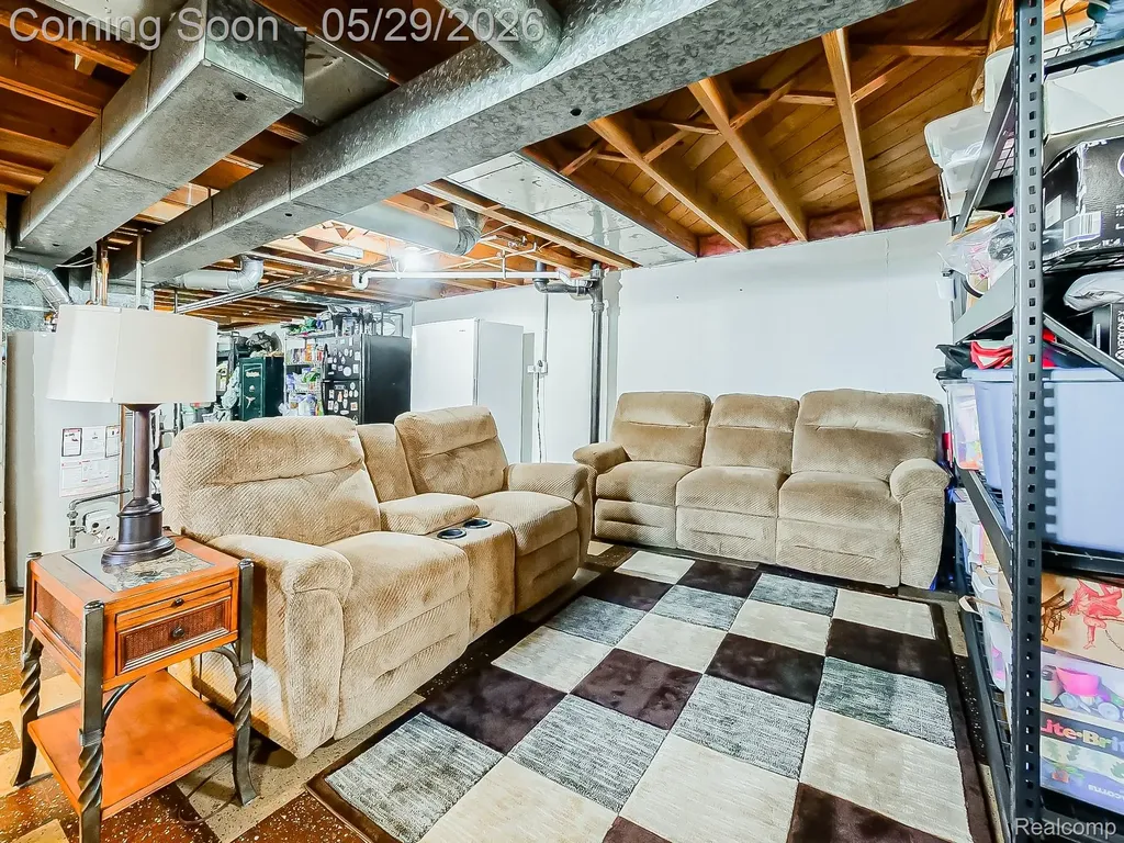 8634 Allen Road Allen Park City MI 48101