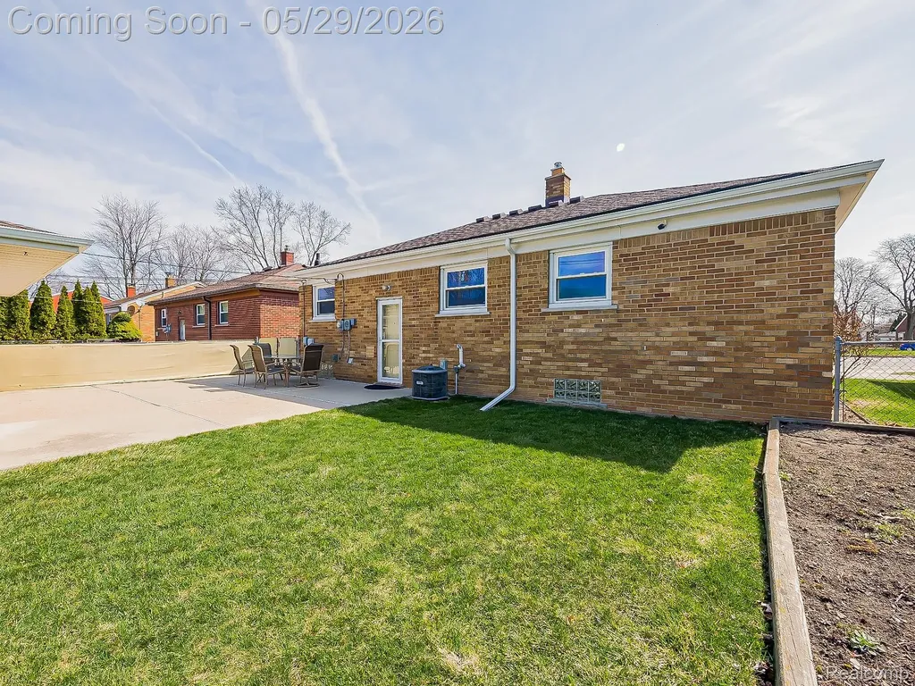 8634 Allen Road Allen Park City MI 48101