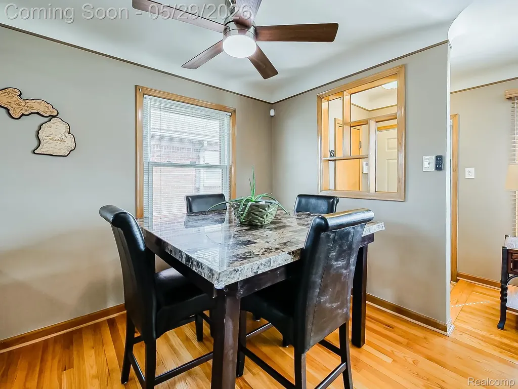 8634 Allen Road Allen Park City MI 48101