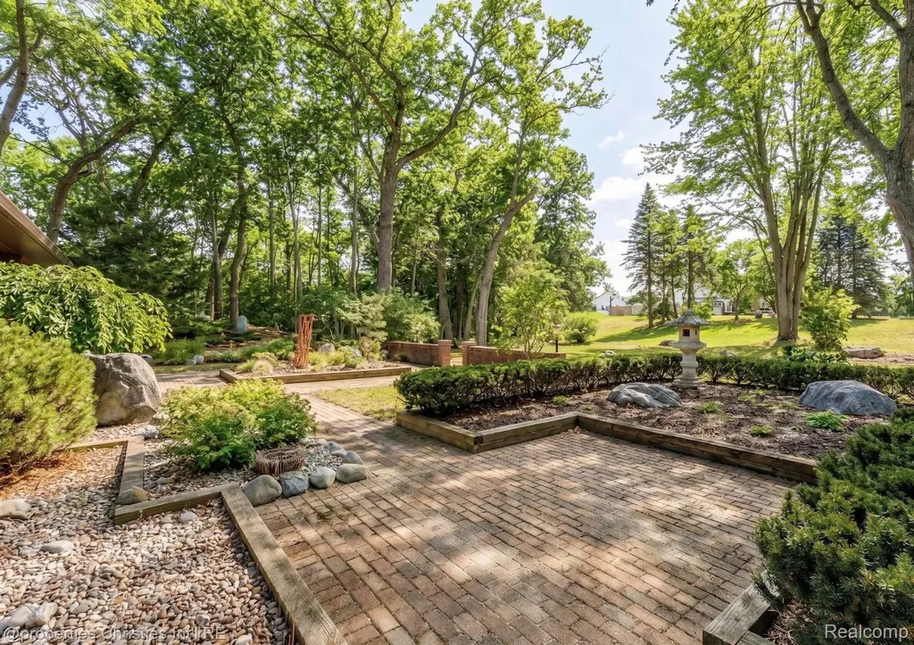 291 Barden Road Bloomfield Hills City MI 48304
