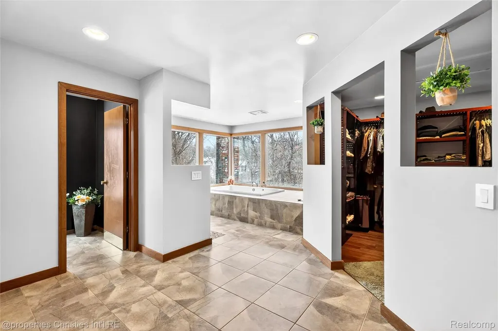 291 Barden Road Bloomfield Hills City MI 48304