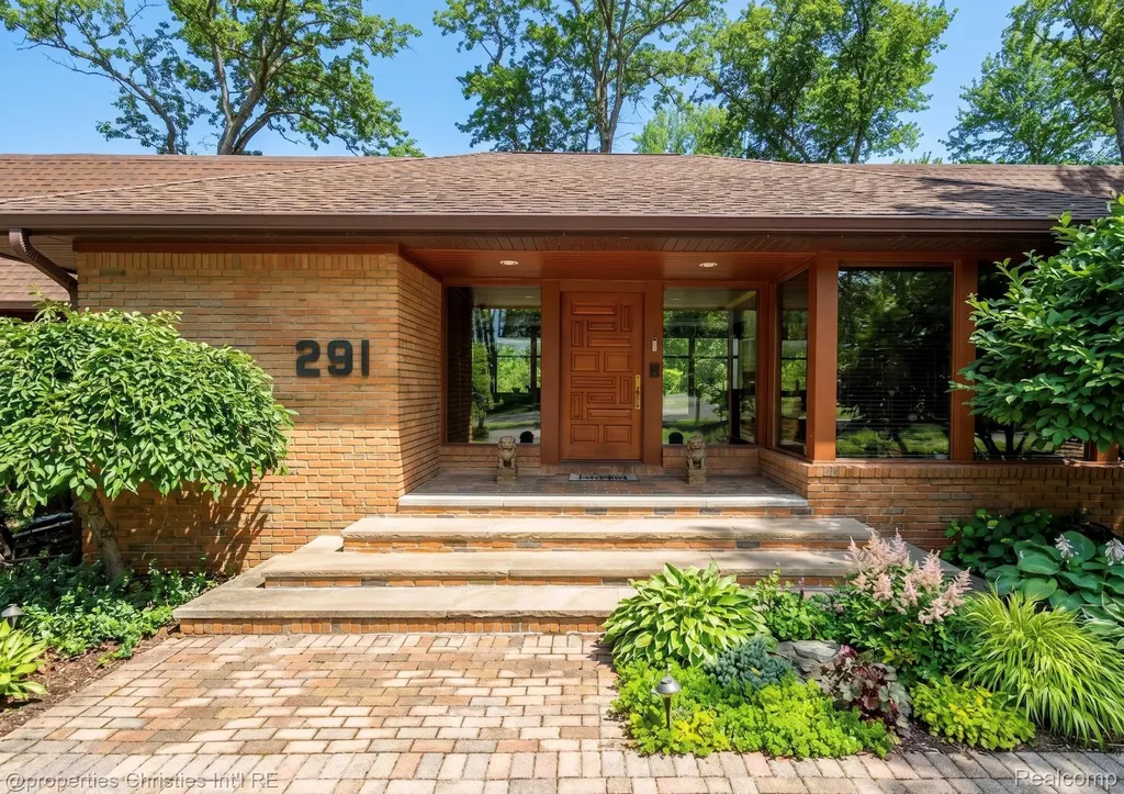 291 Barden Road Bloomfield Hills City MI 48304